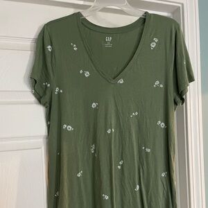 GAP Women's Olive Floral Tee